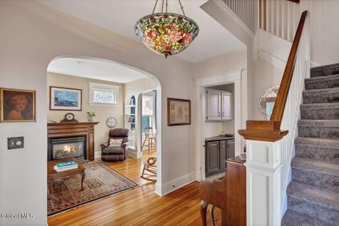 37 Academy Road Albany NY 12208