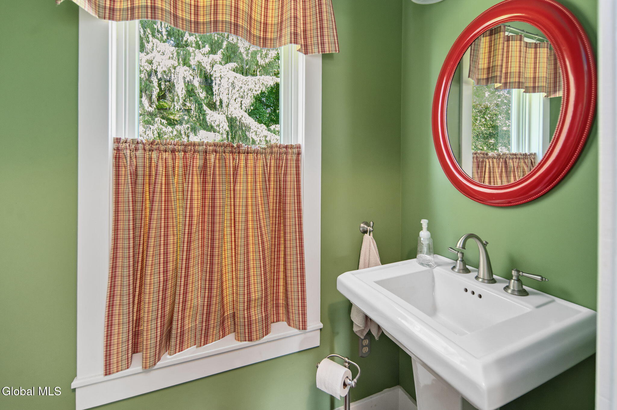 65 Glenridge Road Glenville NY 12302