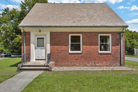 4 Russell Avenue Ravena NY 12143