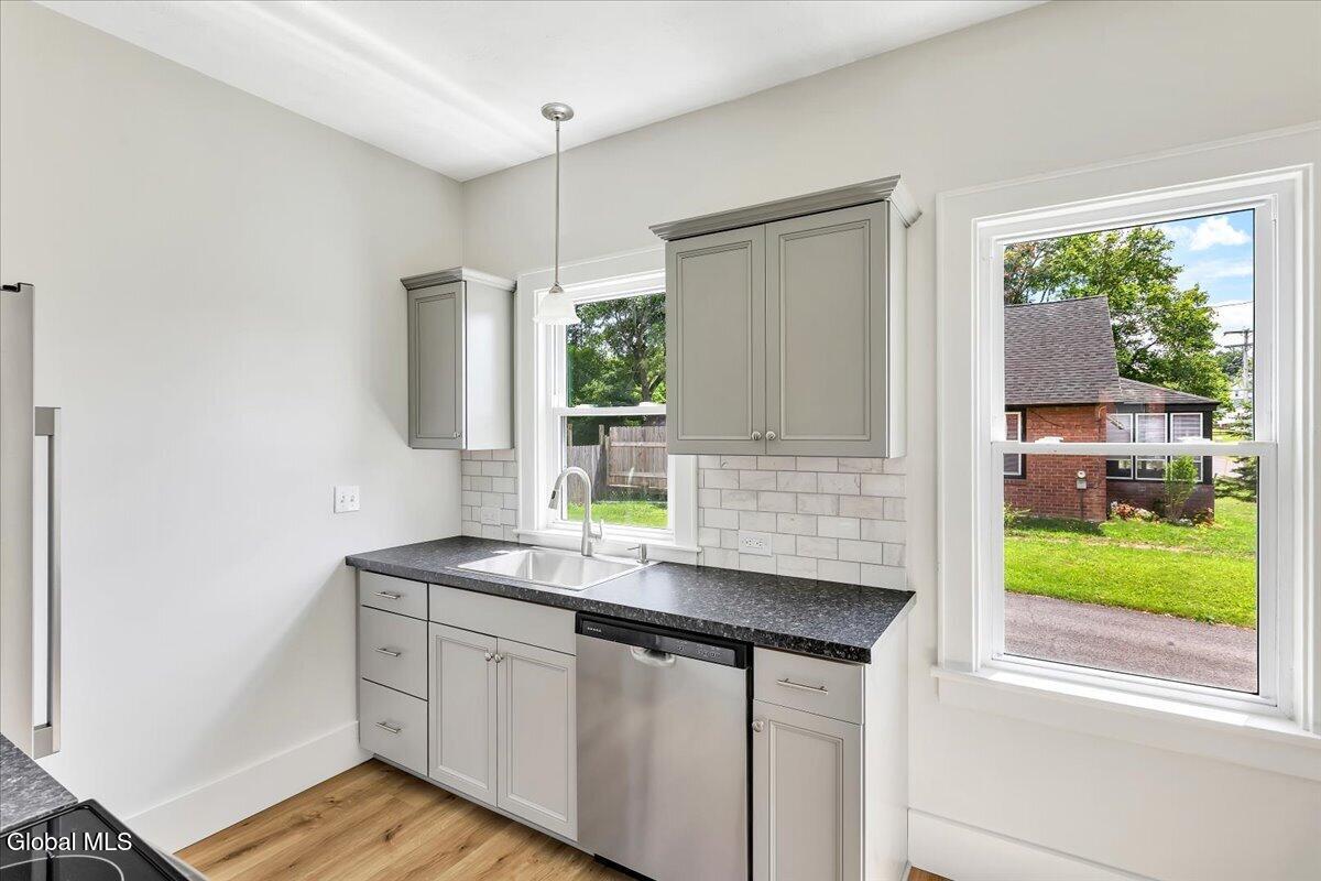 4 Russell Avenue Ravena NY 12143
