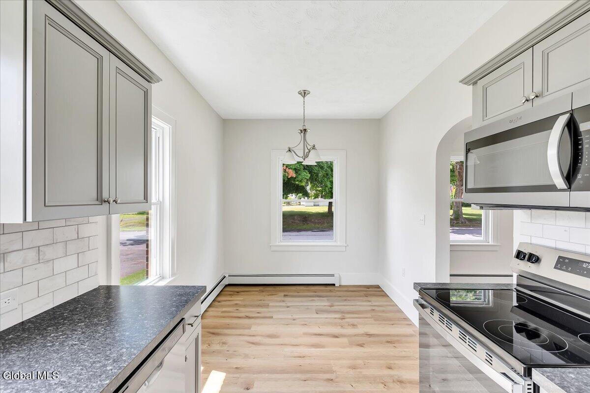 4 Russell Avenue Ravena NY 12143