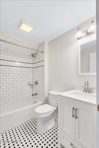 4 Russell Avenue Ravena NY 12143