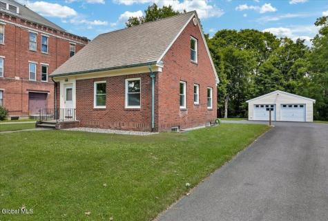 4 Russell Avenue Ravena NY 12143