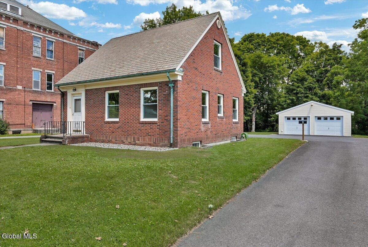 4 Russell Avenue Ravena NY 12143