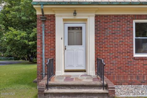 4 Russell Avenue Ravena NY 12143
