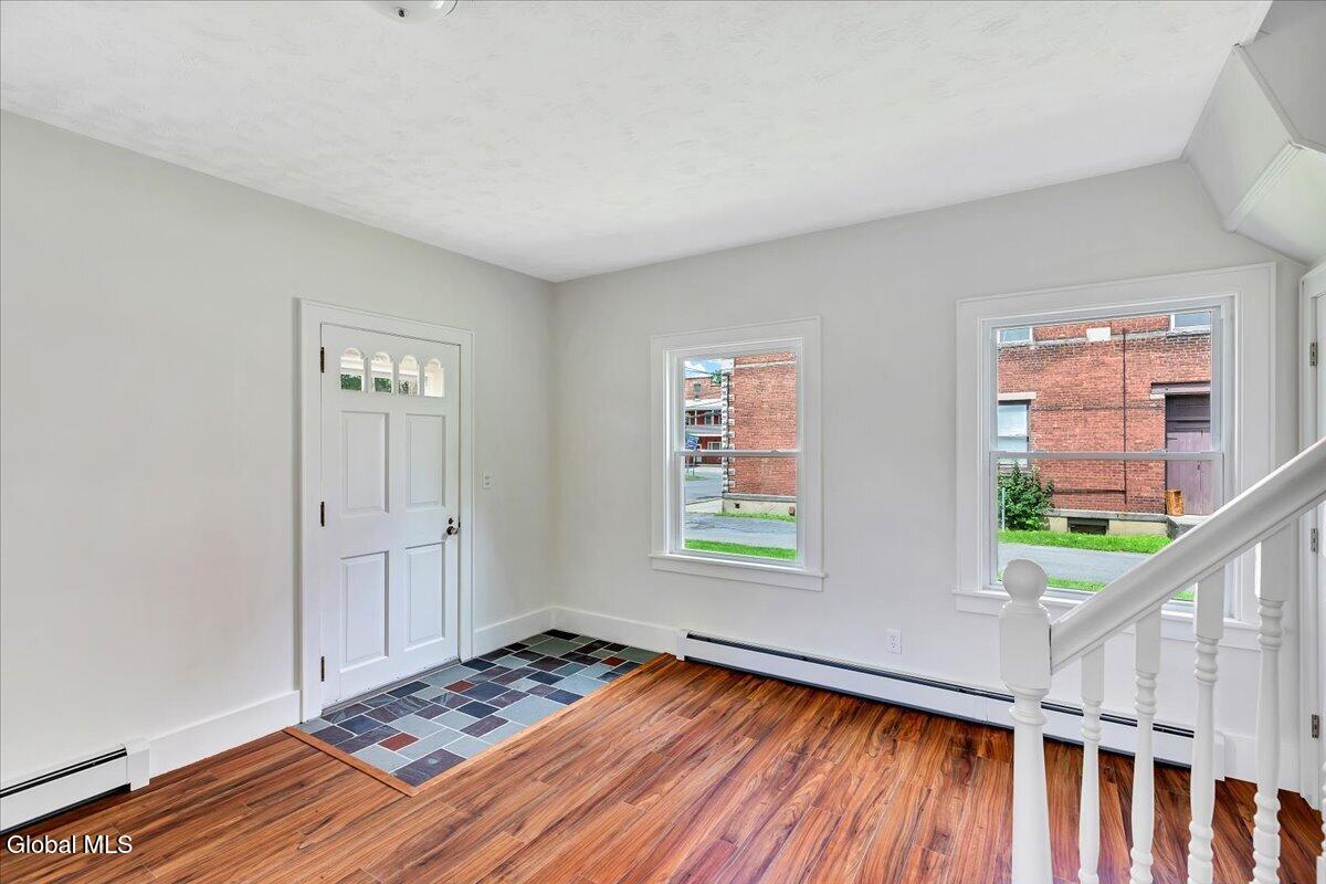 4 Russell Avenue Ravena NY 12143