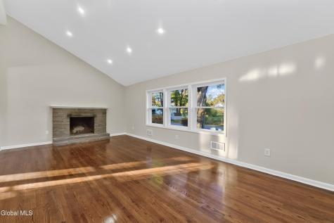 14 Compton Place Schenectady NY 12302