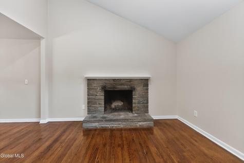 14 Compton Place Schenectady NY 12302