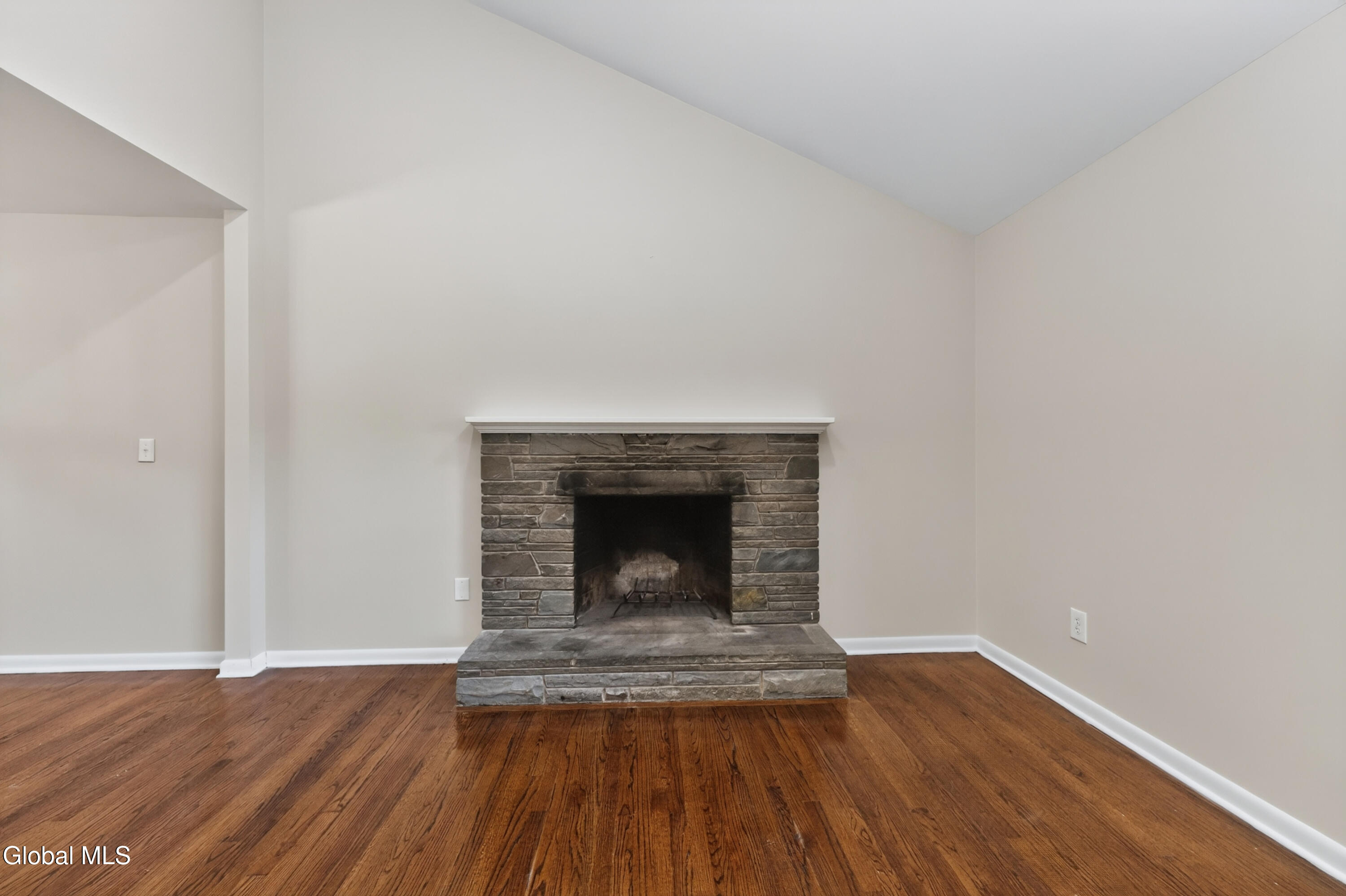14 Compton Place Schenectady NY 12302
