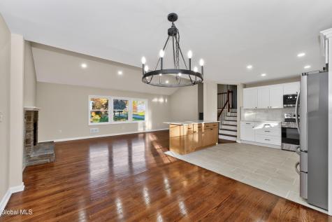 14 Compton Place Schenectady NY 12302