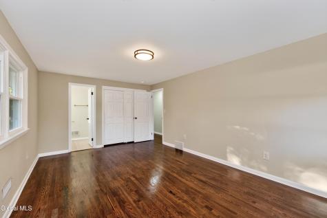 14 Compton Place Schenectady NY 12302