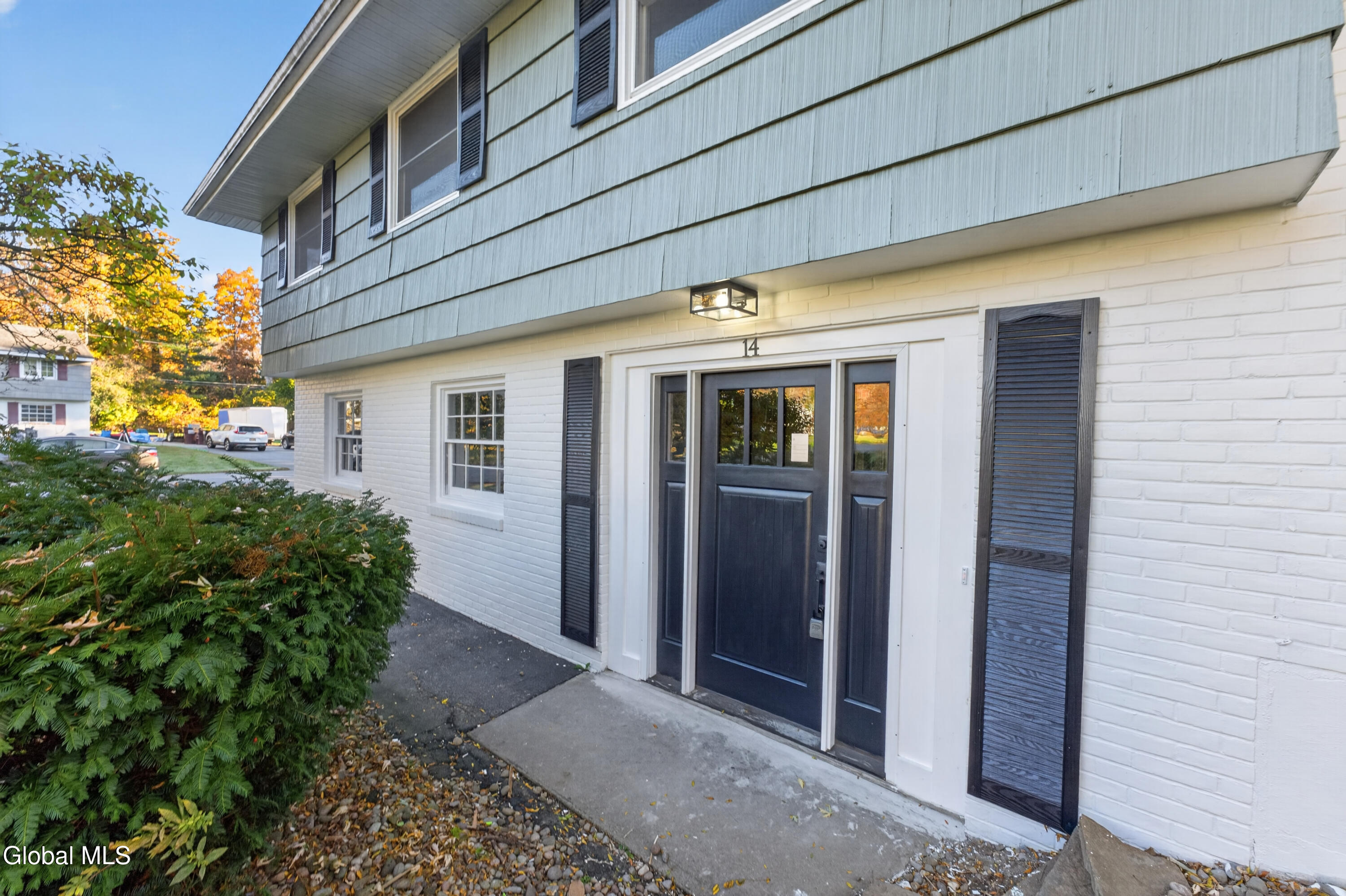 14 Compton Place Schenectady NY 12302