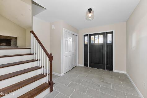 14 Compton Place Schenectady NY 12302