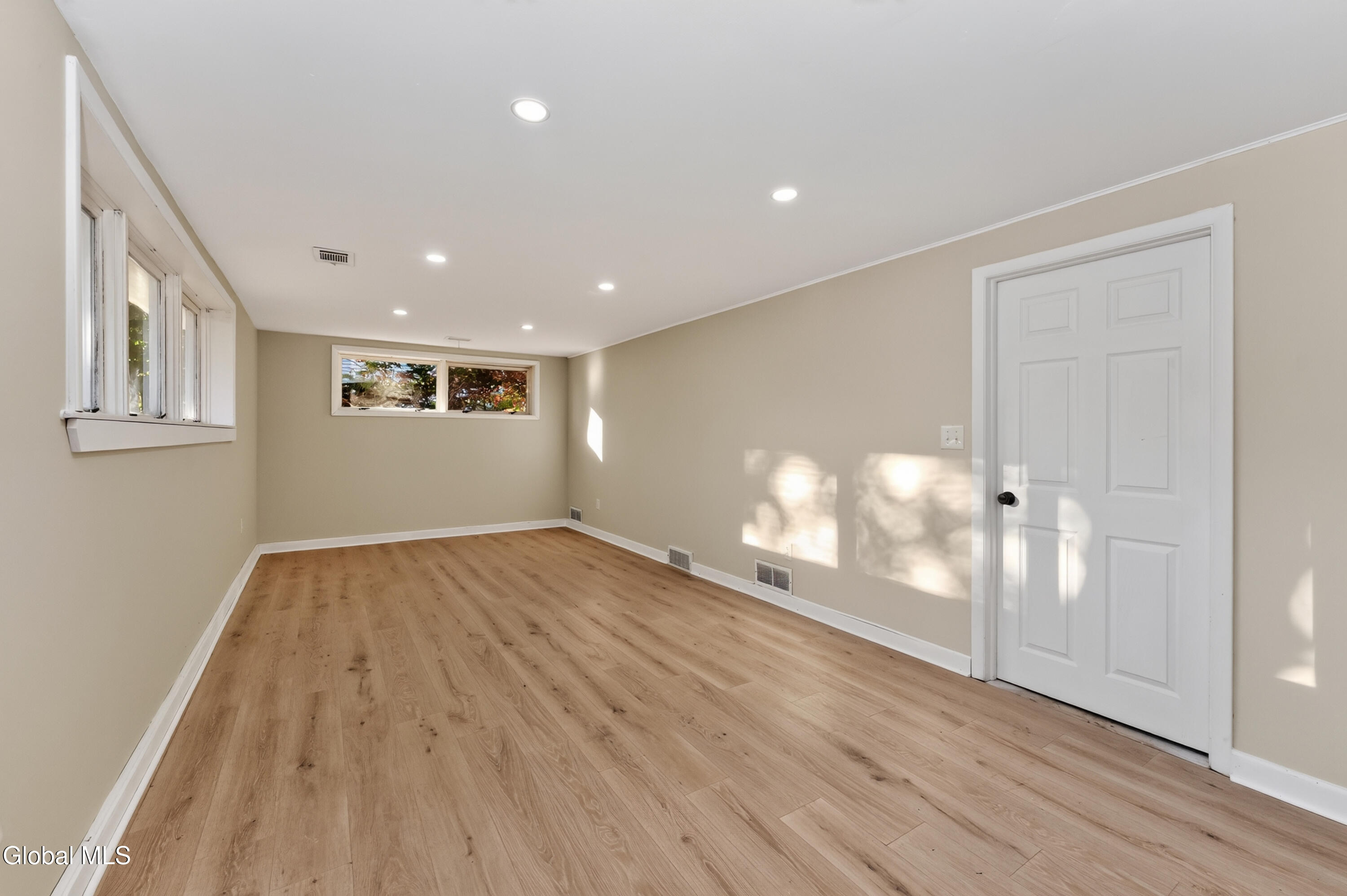 14 Compton Place Schenectady NY 12302