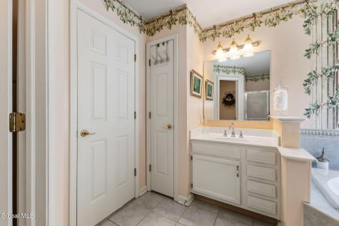 7 Rockrose Way Malta NY 12020