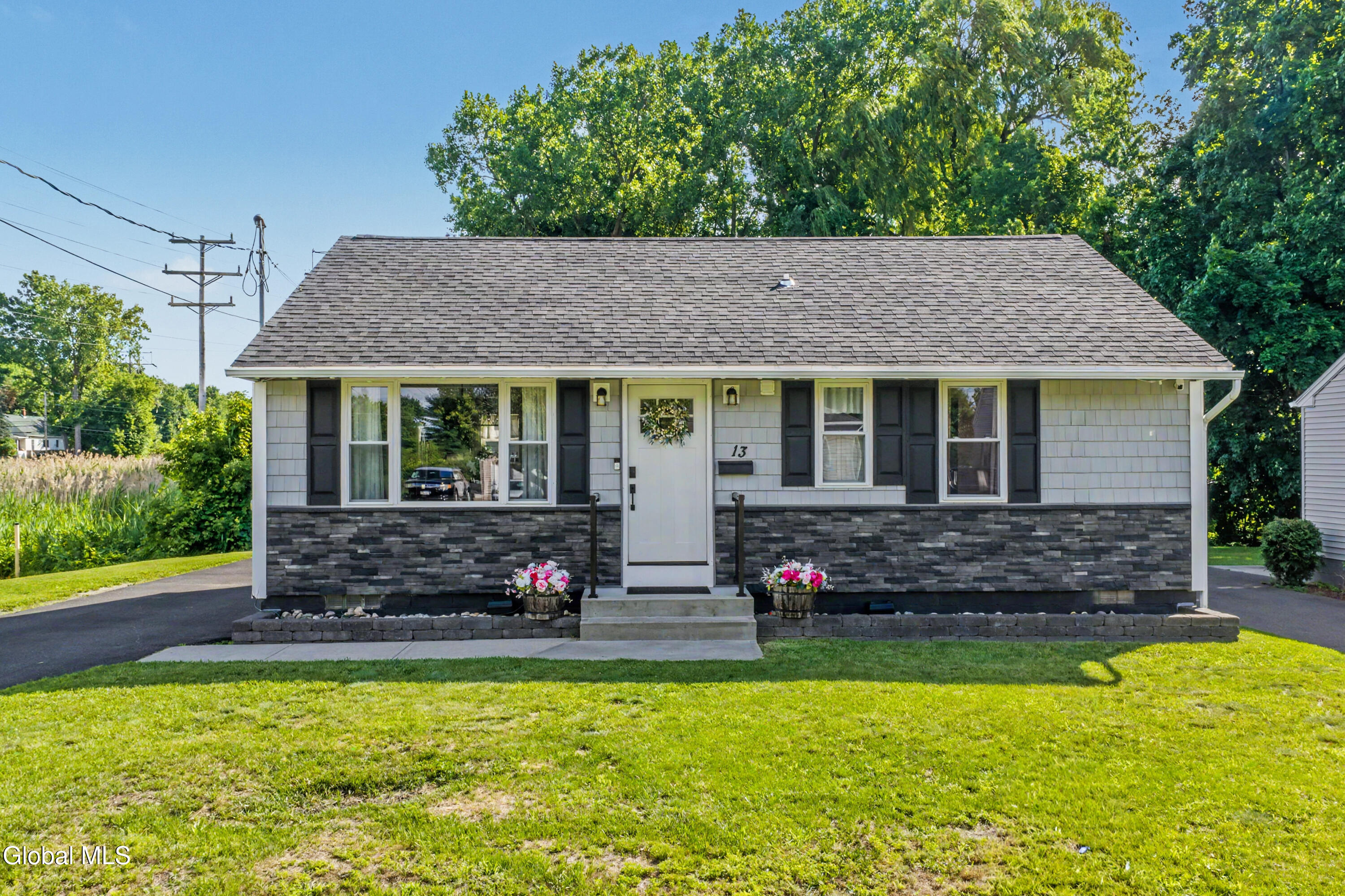 13 Adams Drive Colonie NY 12205