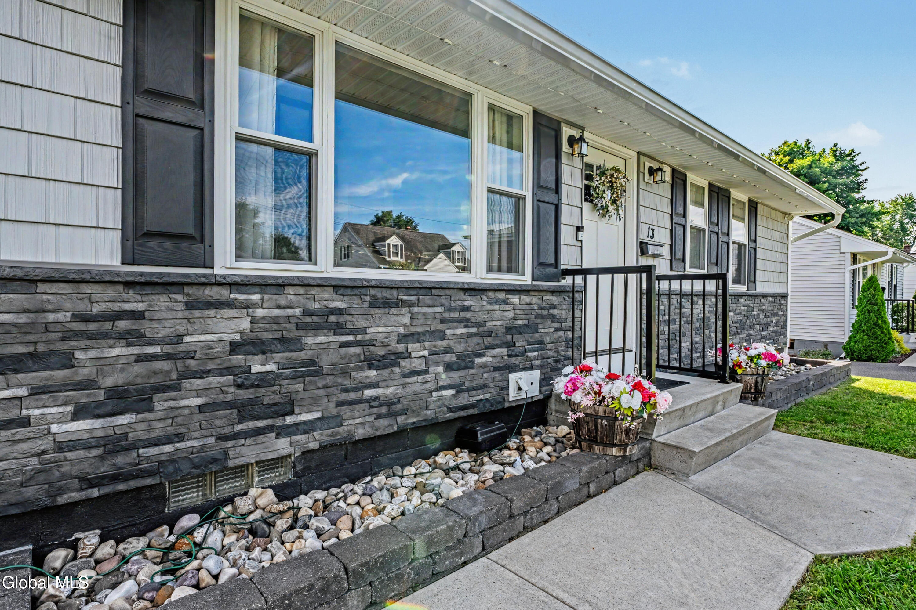 13 Adams Drive Colonie NY 12205
