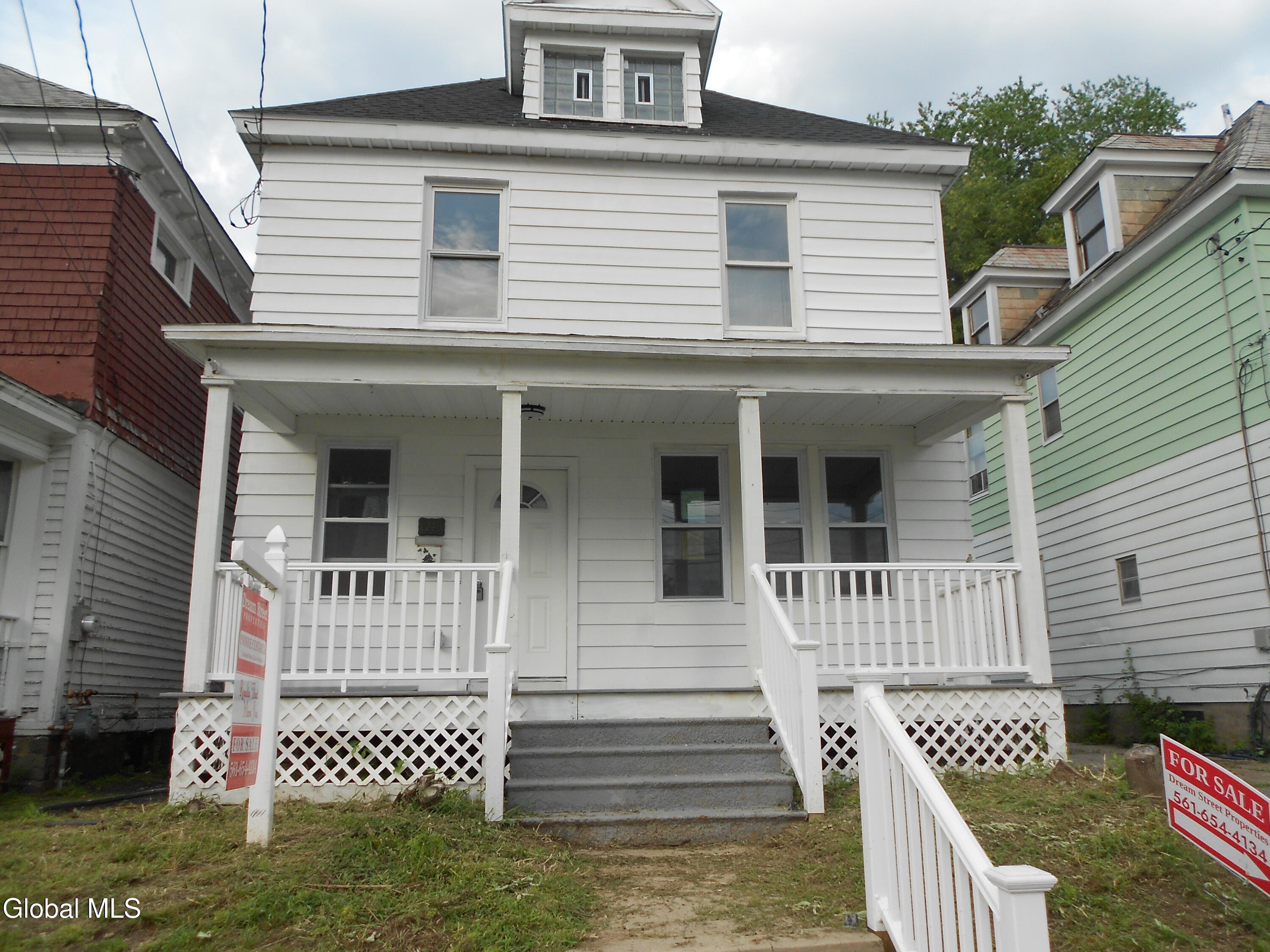 1745 Becker Street Schenectady NY 12304