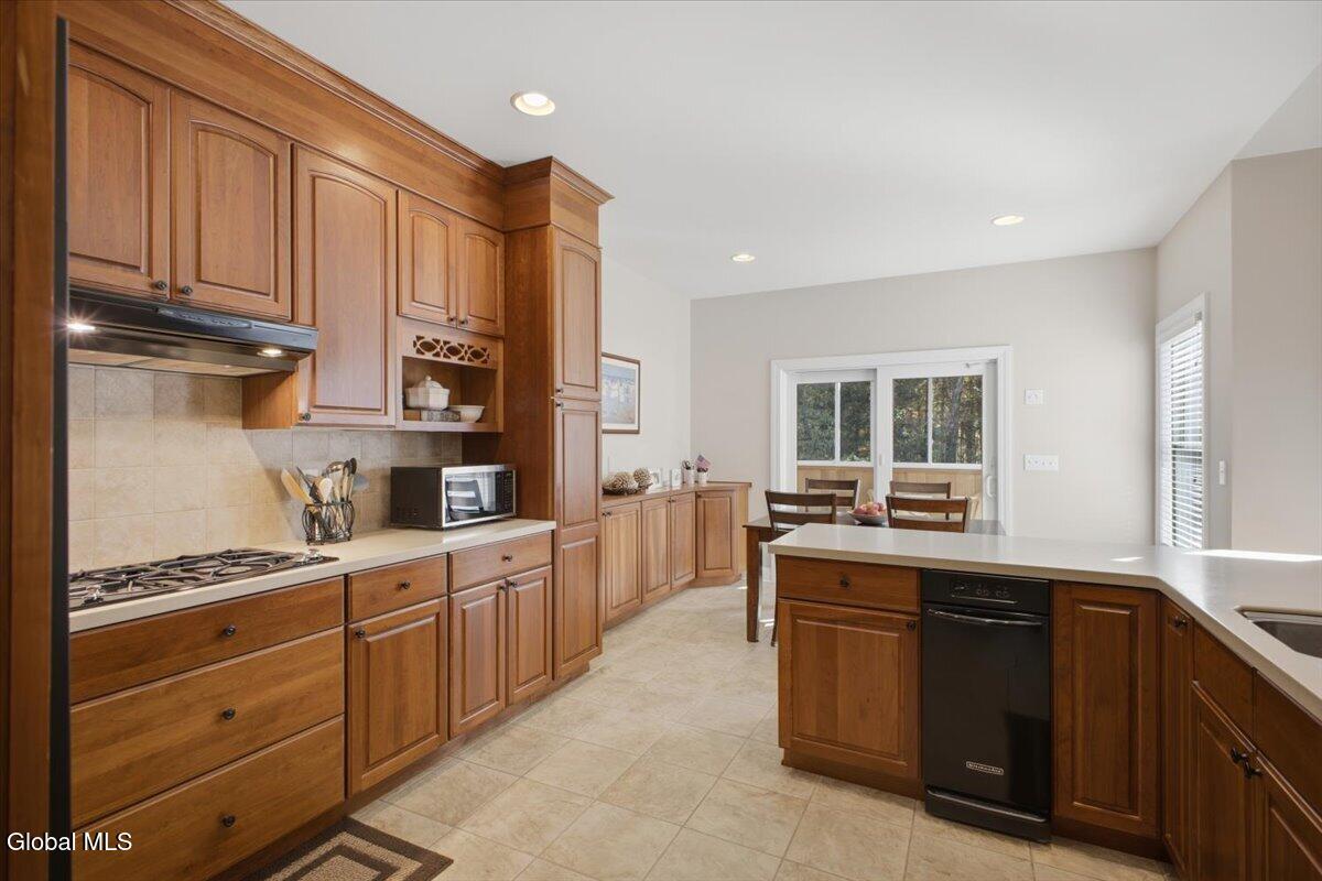 30 Noble Way Queensbury NY 12804