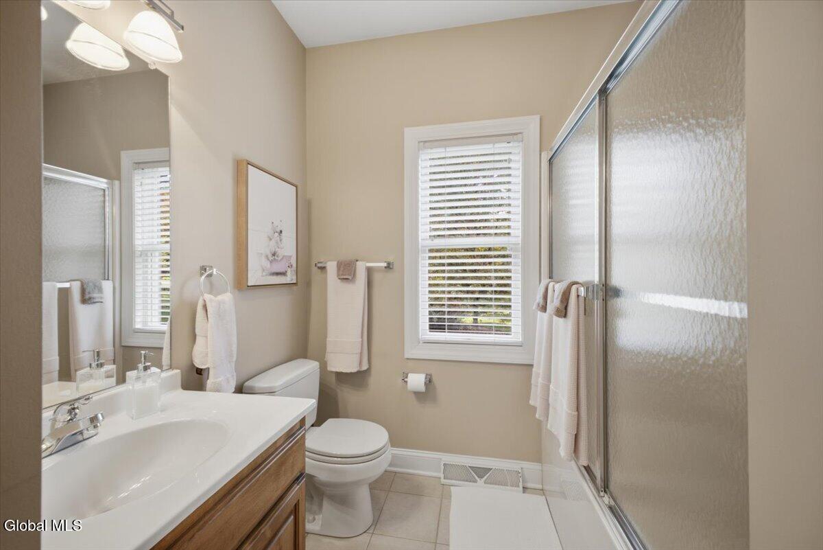 30 Noble Way Queensbury NY 12804