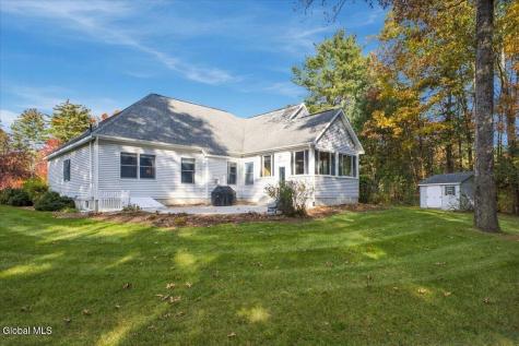 30 Noble Way Queensbury NY 12804