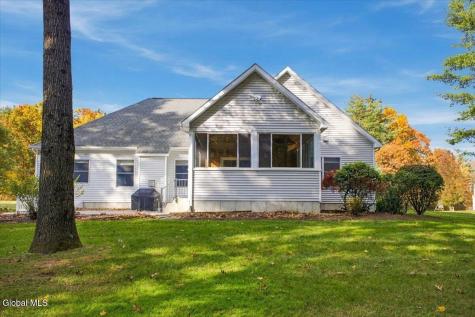 30 Noble Way Queensbury NY 12804