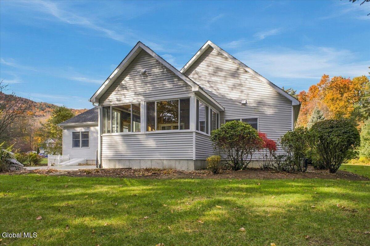30 Noble Way Queensbury NY 12804