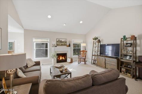 30 Noble Way Queensbury NY 12804