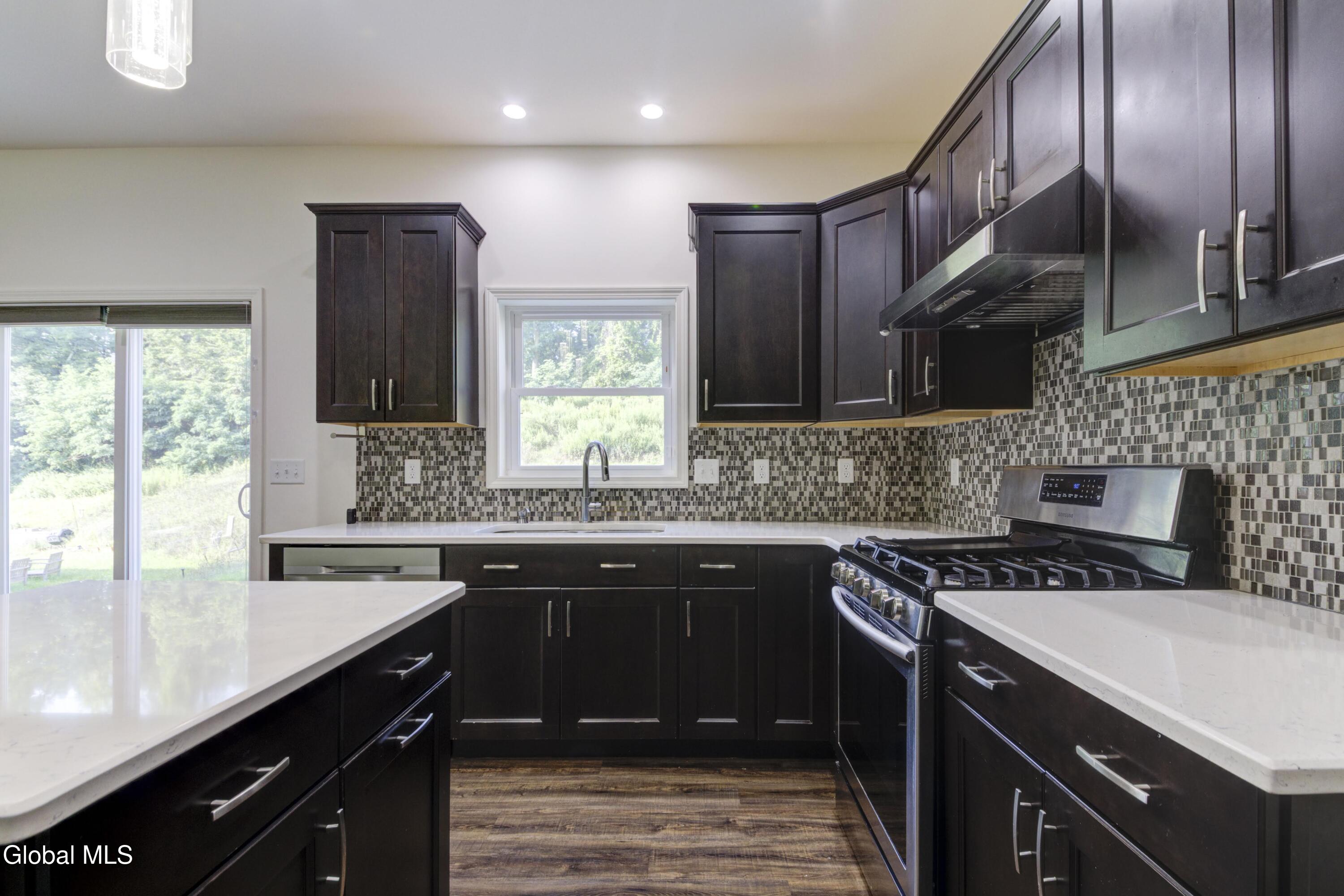 18 Rysedorph Lane Rensselaer NY 12144
