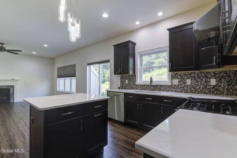 18 Rysedorph Lane Rensselaer NY 12144