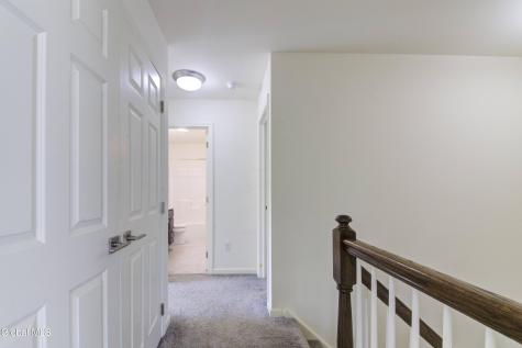 18 Rysedorph Lane Rensselaer NY 12144