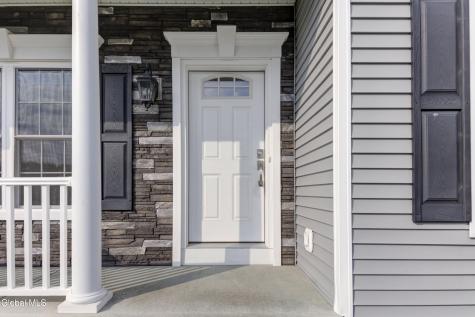 18 Rysedorph Lane Rensselaer NY 12144