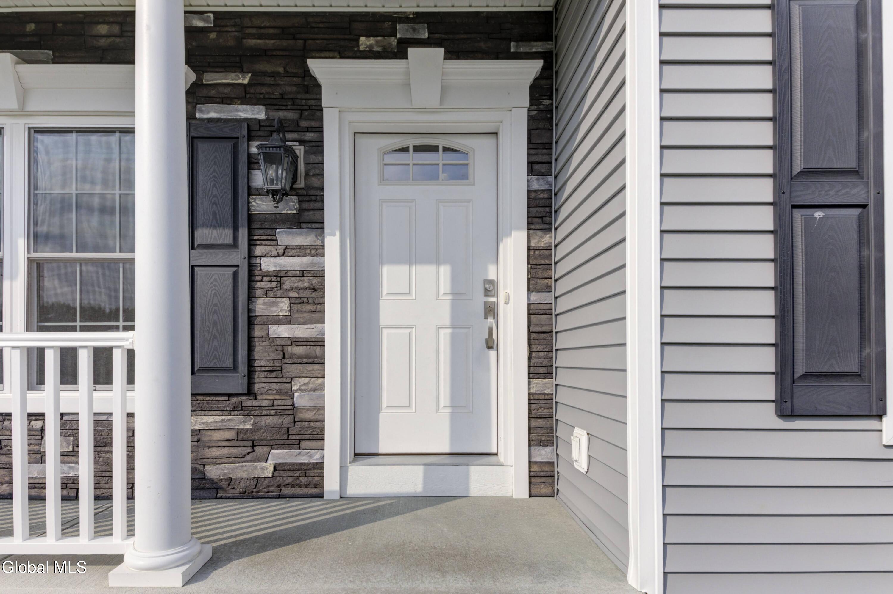 18 Rysedorph Lane Rensselaer NY 12144