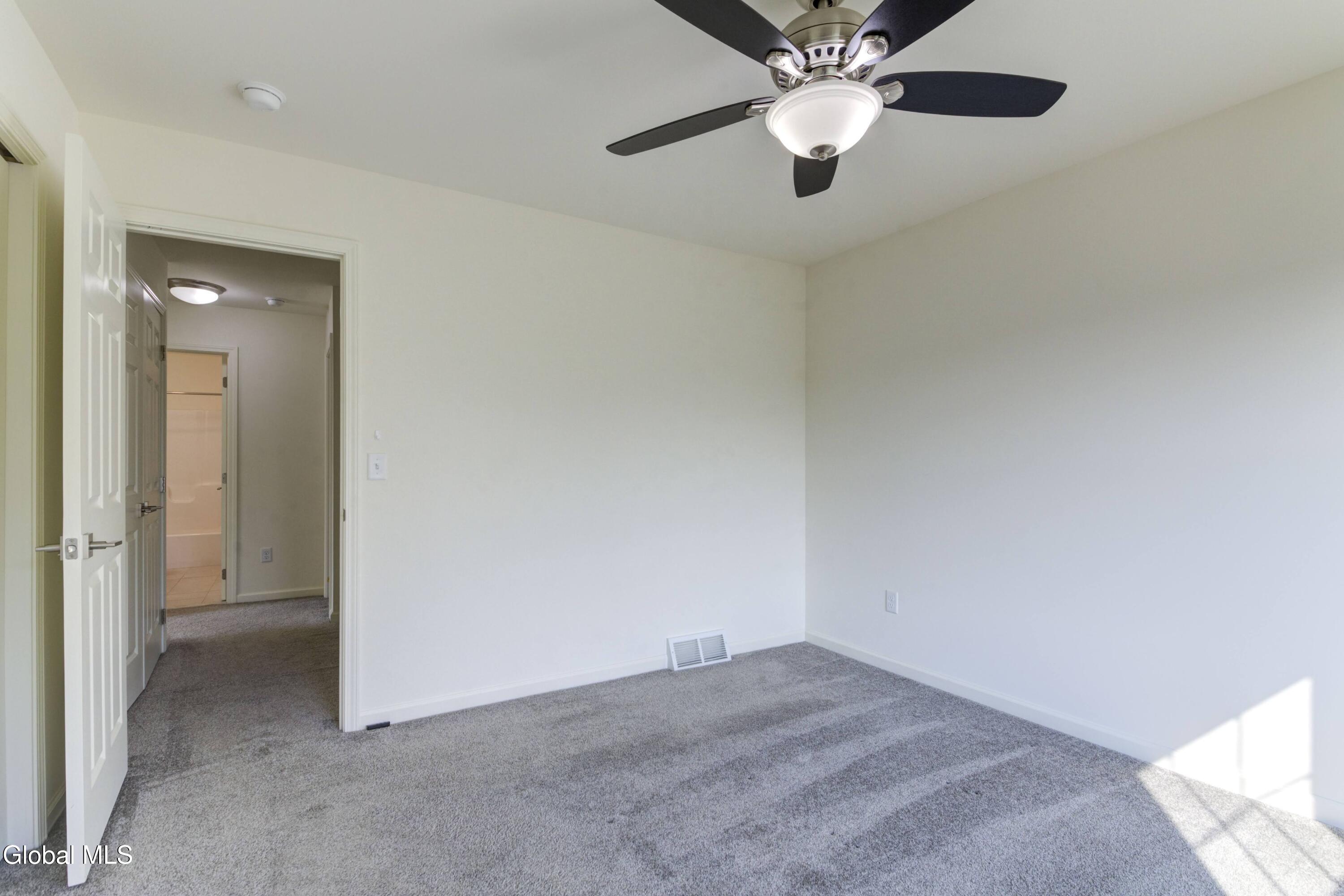 18 Rysedorph Lane Rensselaer NY 12144