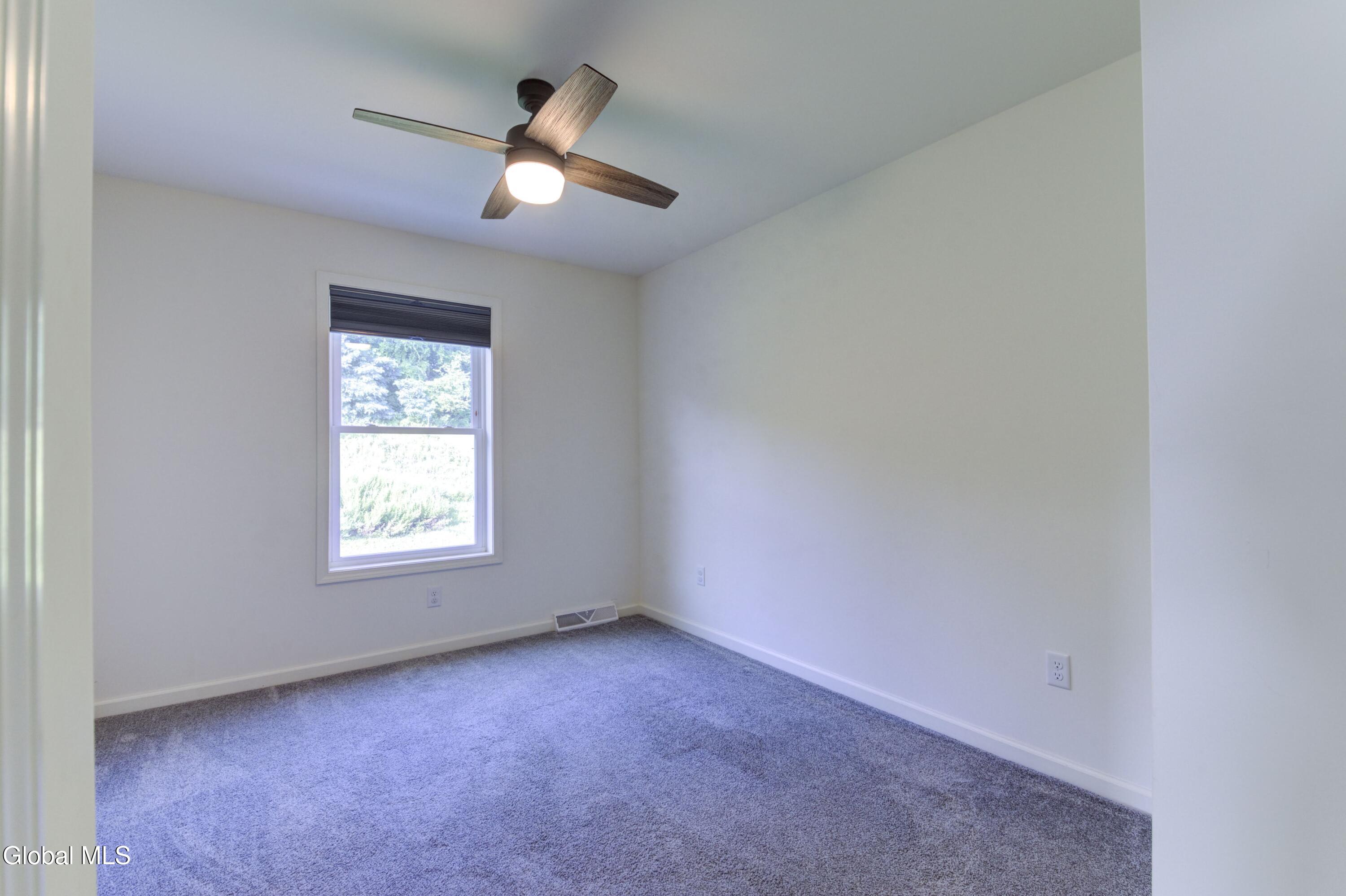 18 Rysedorph Lane Rensselaer NY 12144