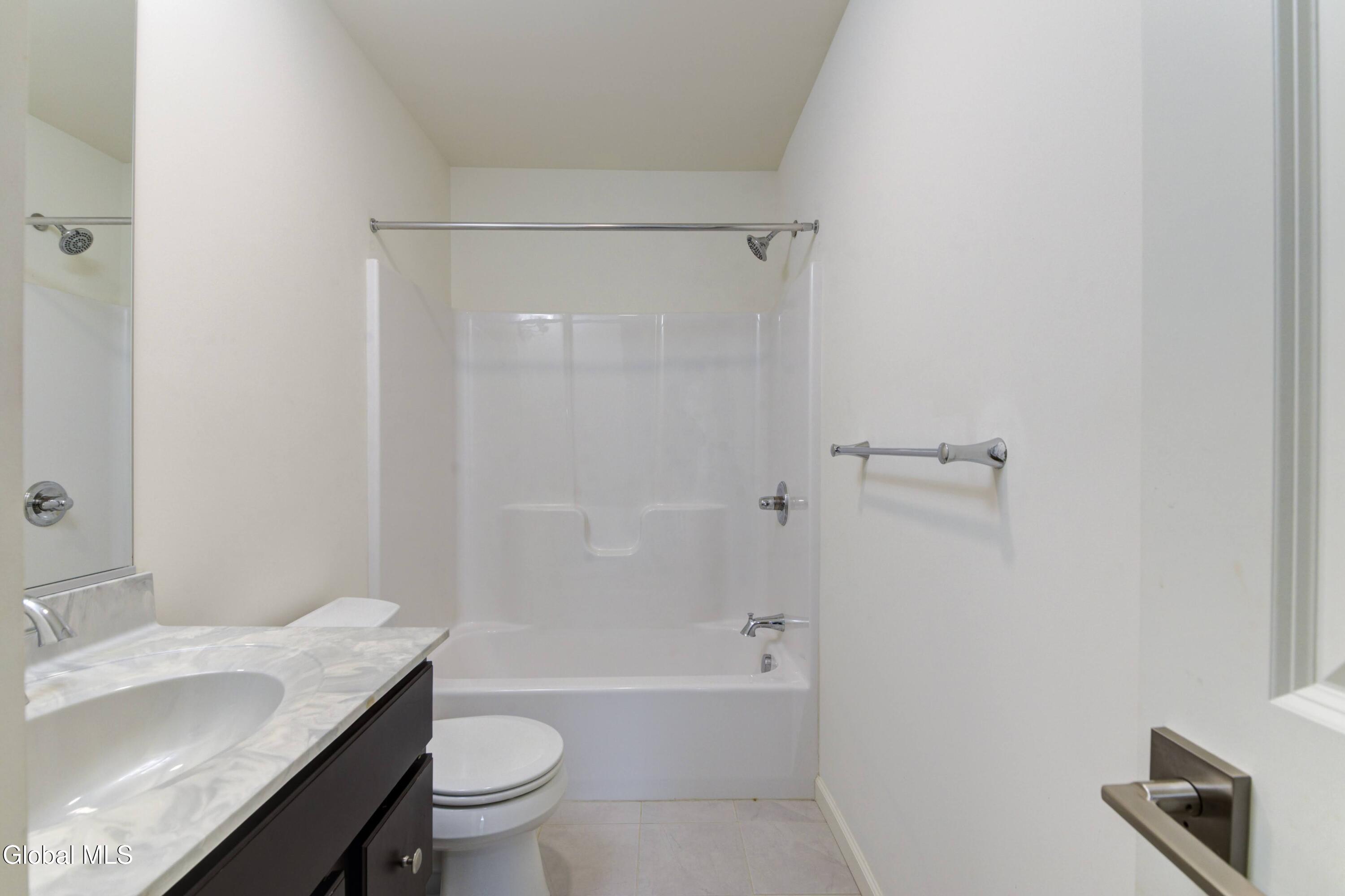 18 Rysedorph Lane Rensselaer NY 12144