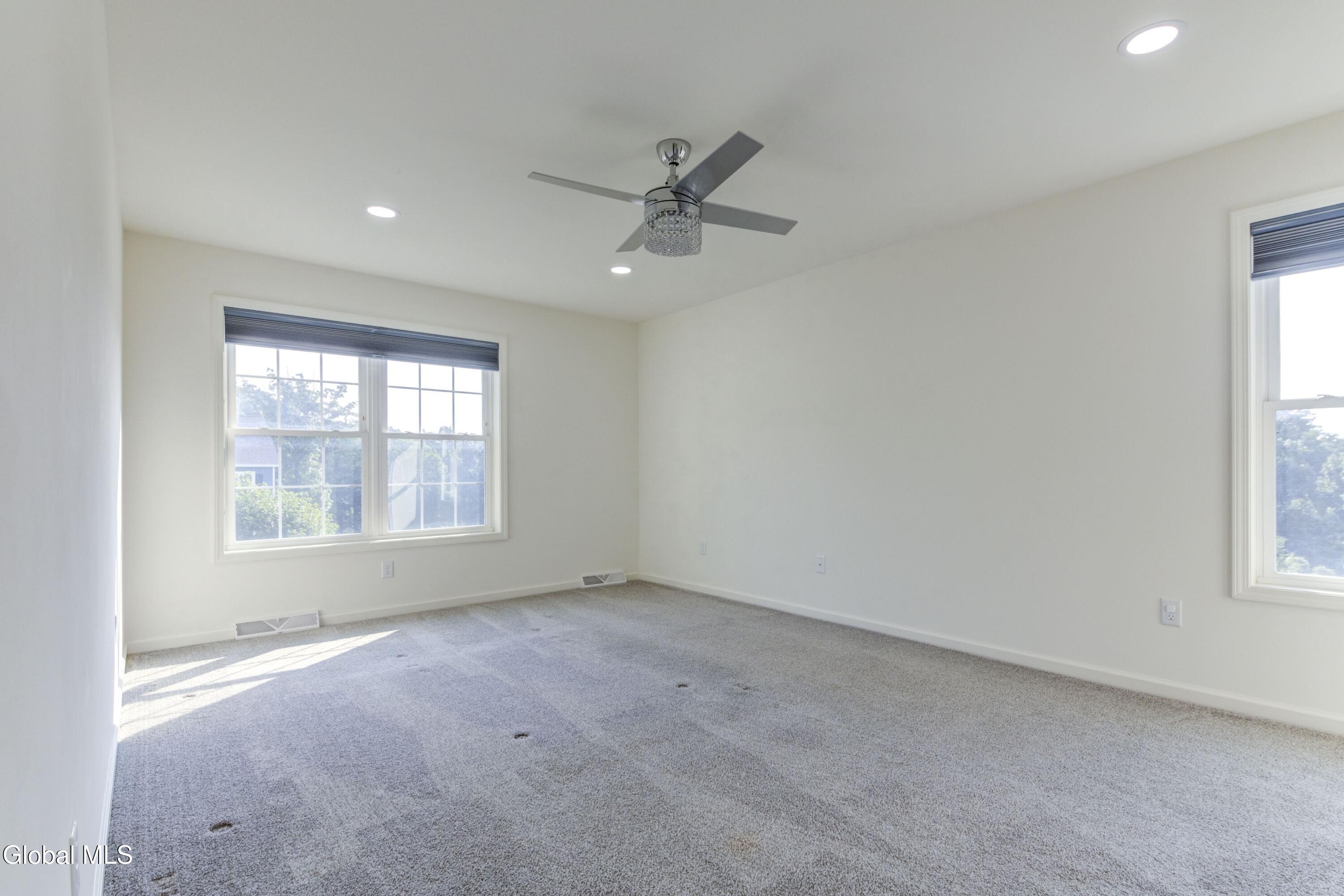 18 Rysedorph Lane Rensselaer NY 12144