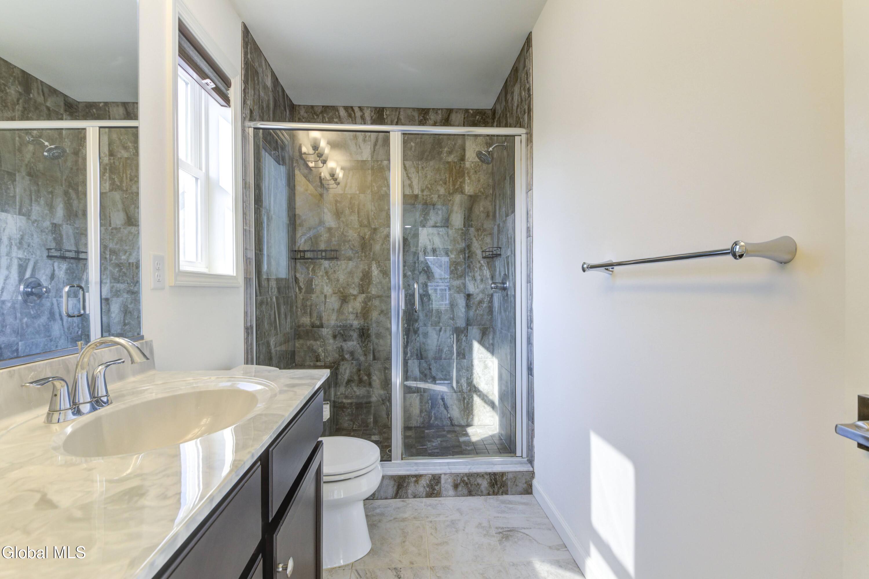 18 Rysedorph Lane Rensselaer NY 12144