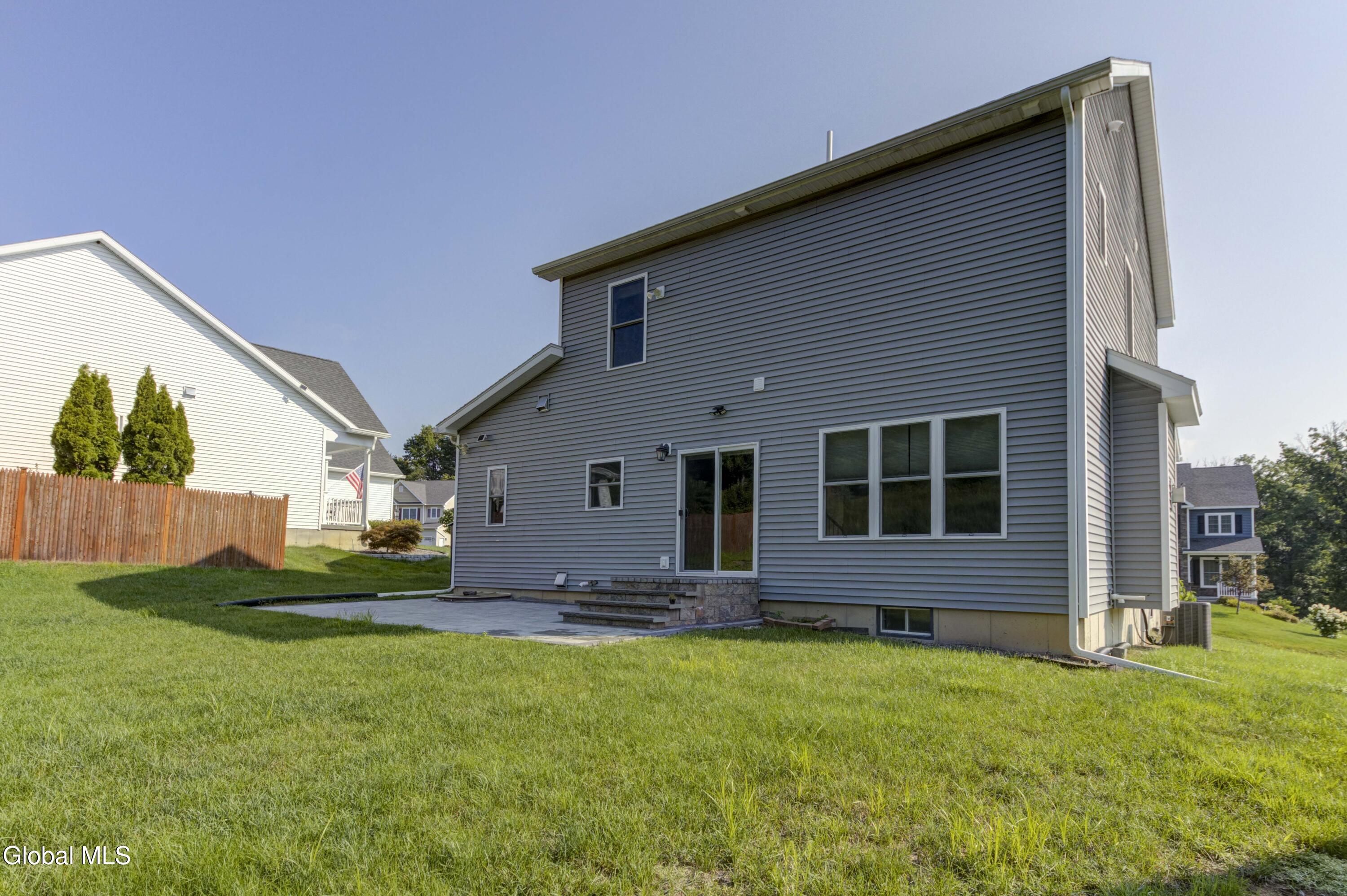 18 Rysedorph Lane Rensselaer NY 12144