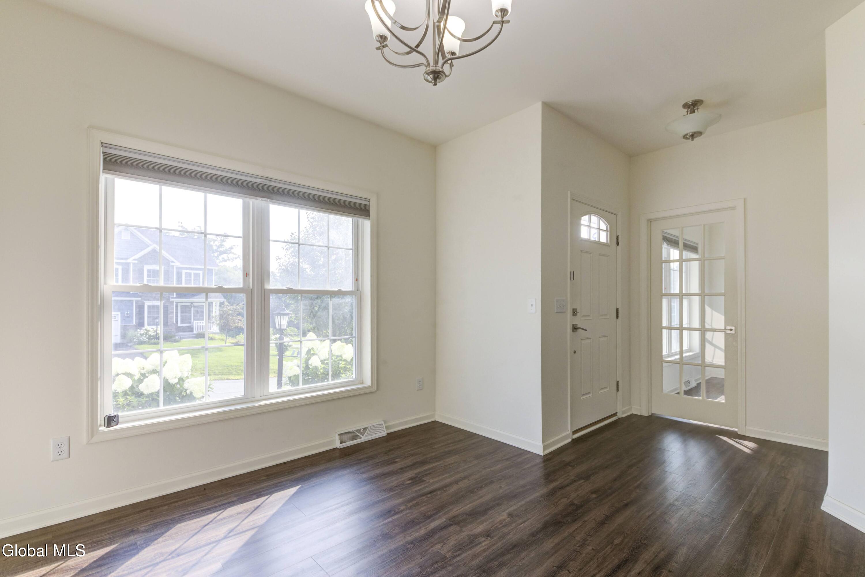 18 Rysedorph Lane Rensselaer NY 12144