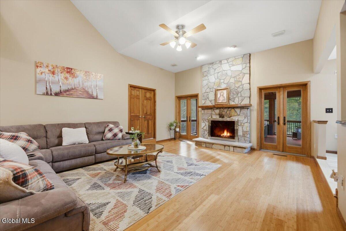 21 Timberwick Drive Halfmoon NY 12065