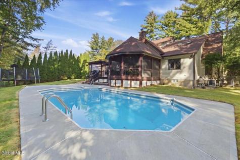 21 Timberwick Drive Halfmoon NY 12065