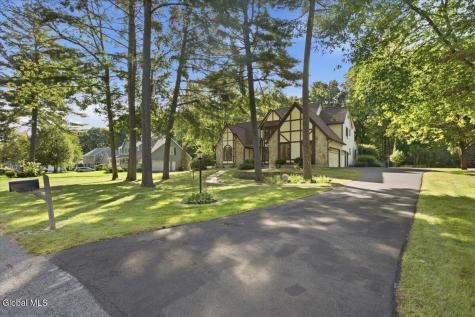 21 Timberwick Drive Halfmoon NY 12065