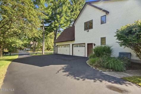 21 Timberwick Drive Halfmoon NY 12065