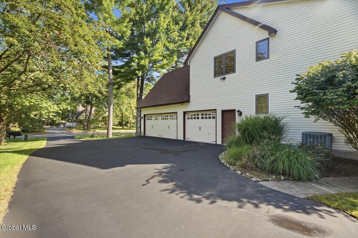 21 Timberwick Drive Halfmoon NY 12065