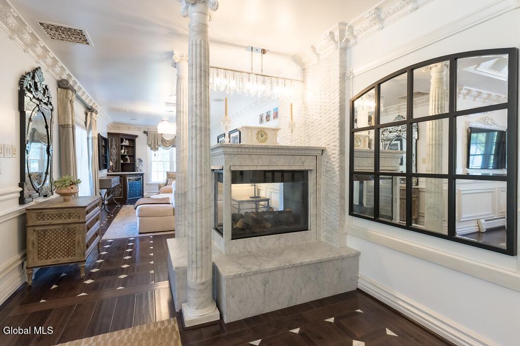 611 Bedford Square Albany NY 12203