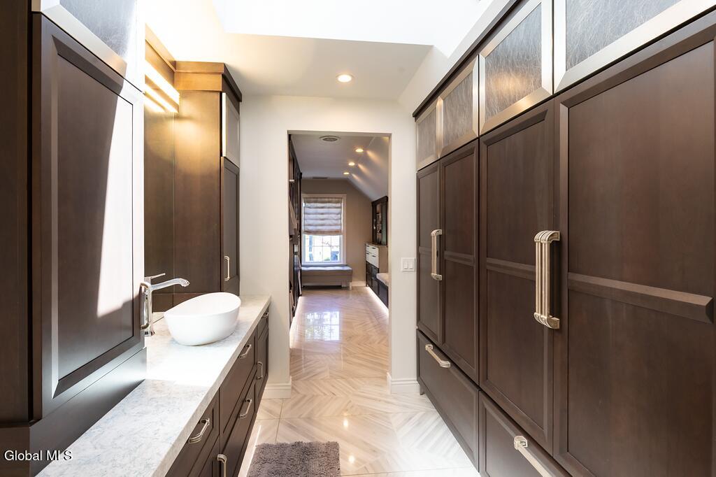 611 Bedford Square Albany NY 12203