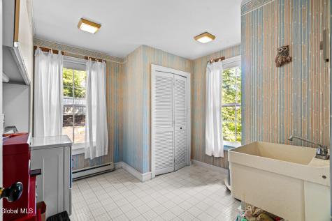 43 Paxton Road Lake George NY 12845