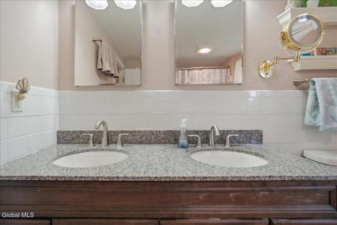 7 Eberle Road Latham NY 12110