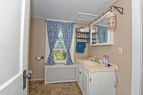 100 Bally Bay Lane Altamont NY 12009